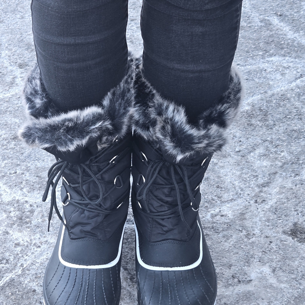 Cozy Black Faux Fur Winter Boots